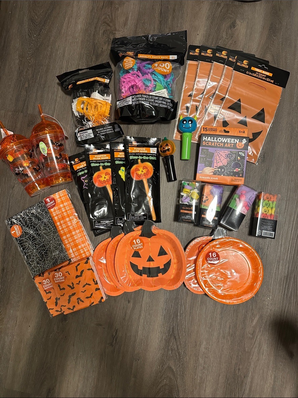 Halloween Pumpkin Party Supply and Gifts